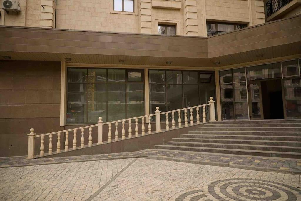 9Th And 6Th Floor Stylish Apartments With Mountainvista Bischkek Exterior foto