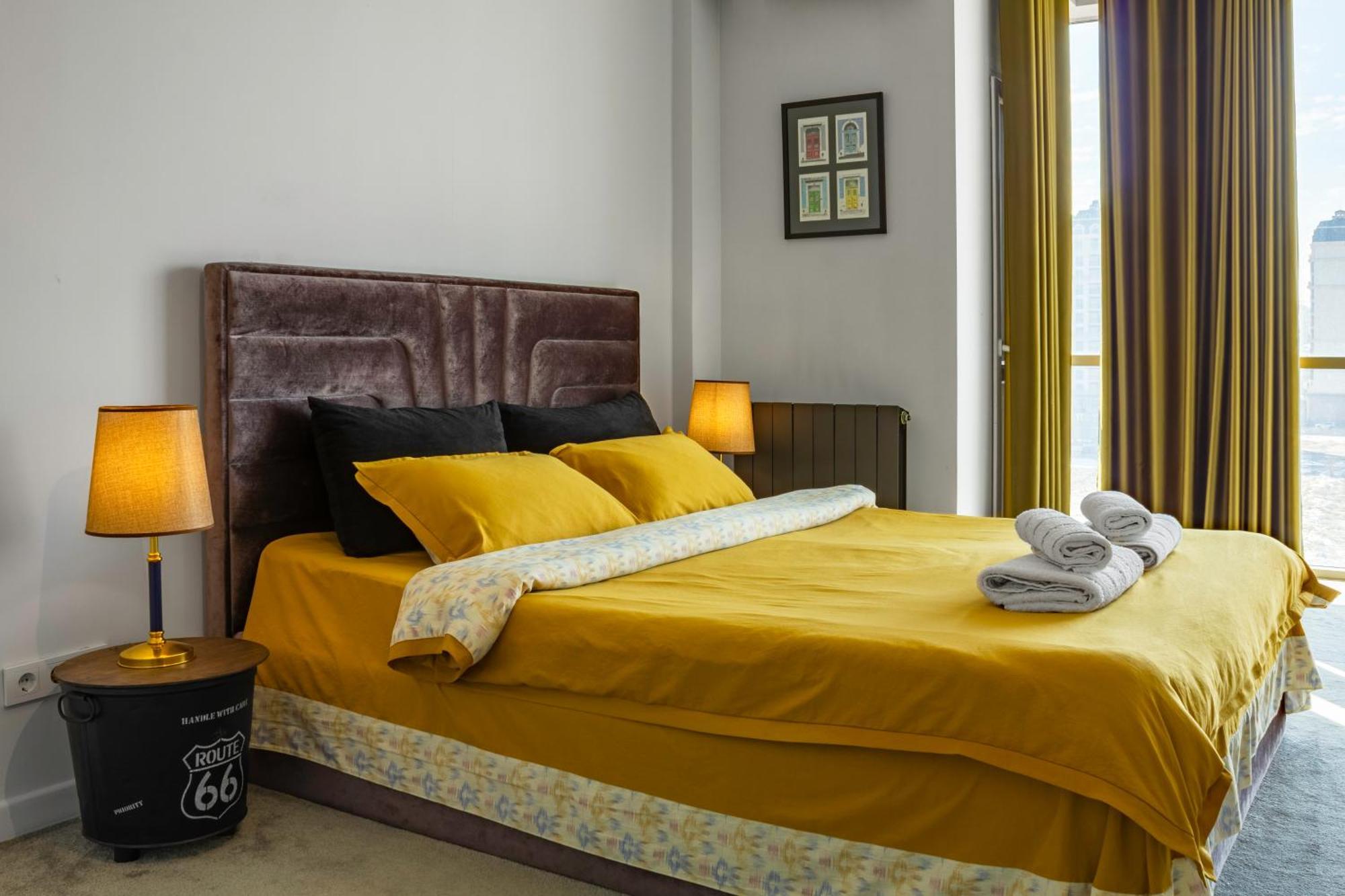 9Th And 6Th Floor Stylish Apartments With Mountainvista Bischkek Exterior foto