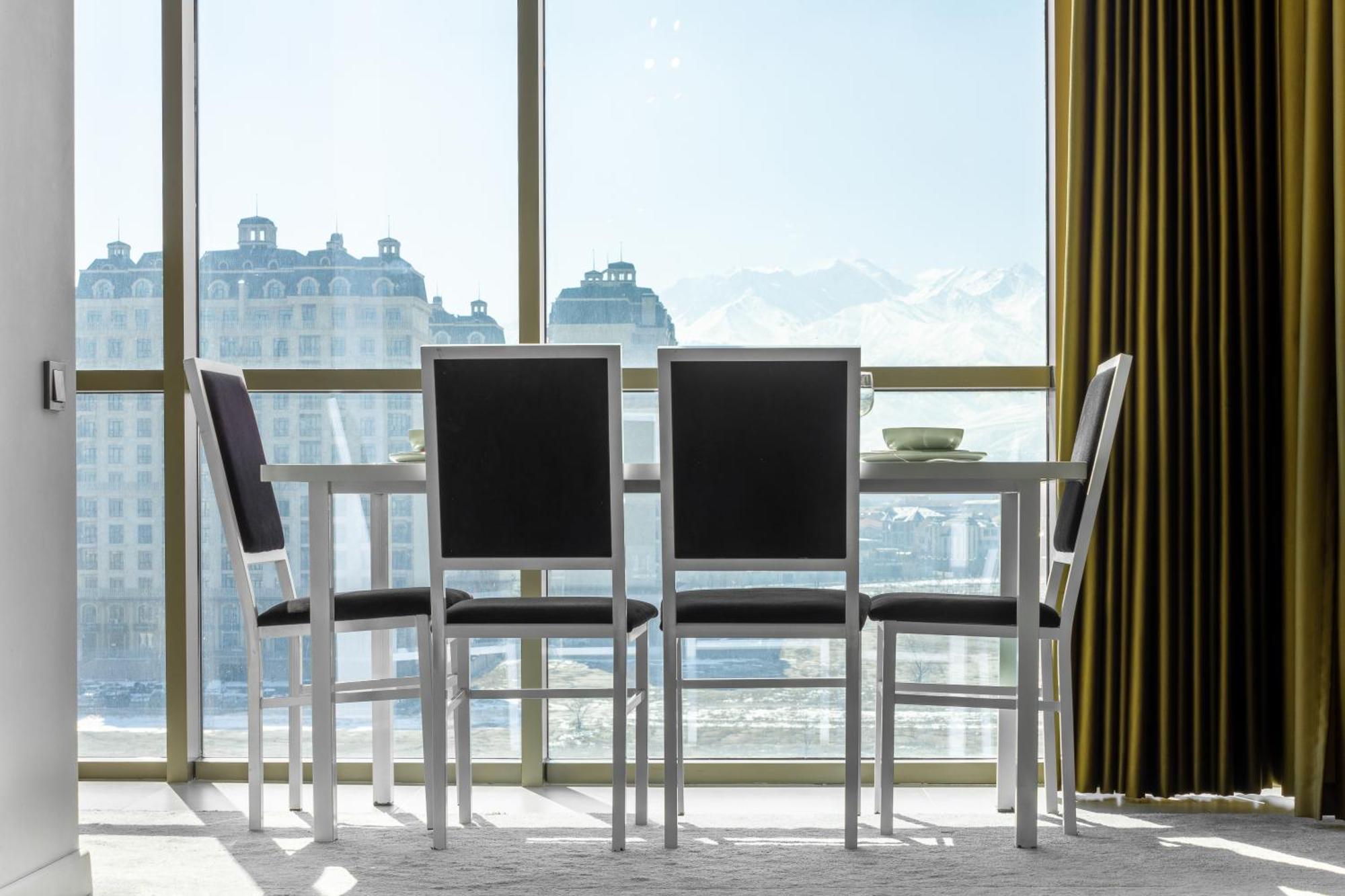 9Th And 6Th Floor Stylish Apartments With Mountainvista Bischkek Exterior foto