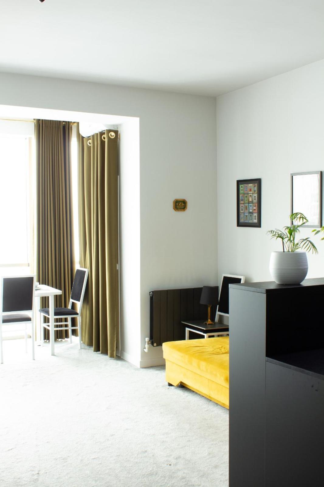 9Th And 6Th Floor Stylish Apartments With Mountainvista Bischkek Exterior foto