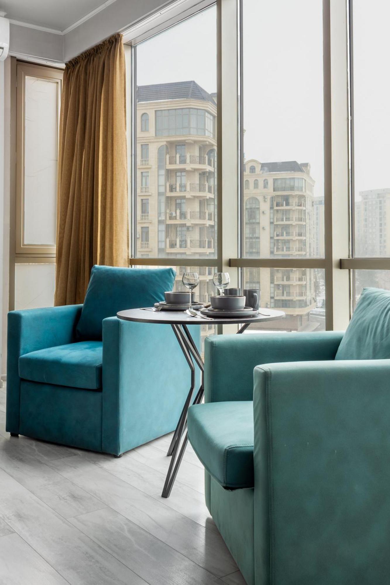 9Th And 6Th Floor Stylish Apartments With Mountainvista Bischkek Exterior foto