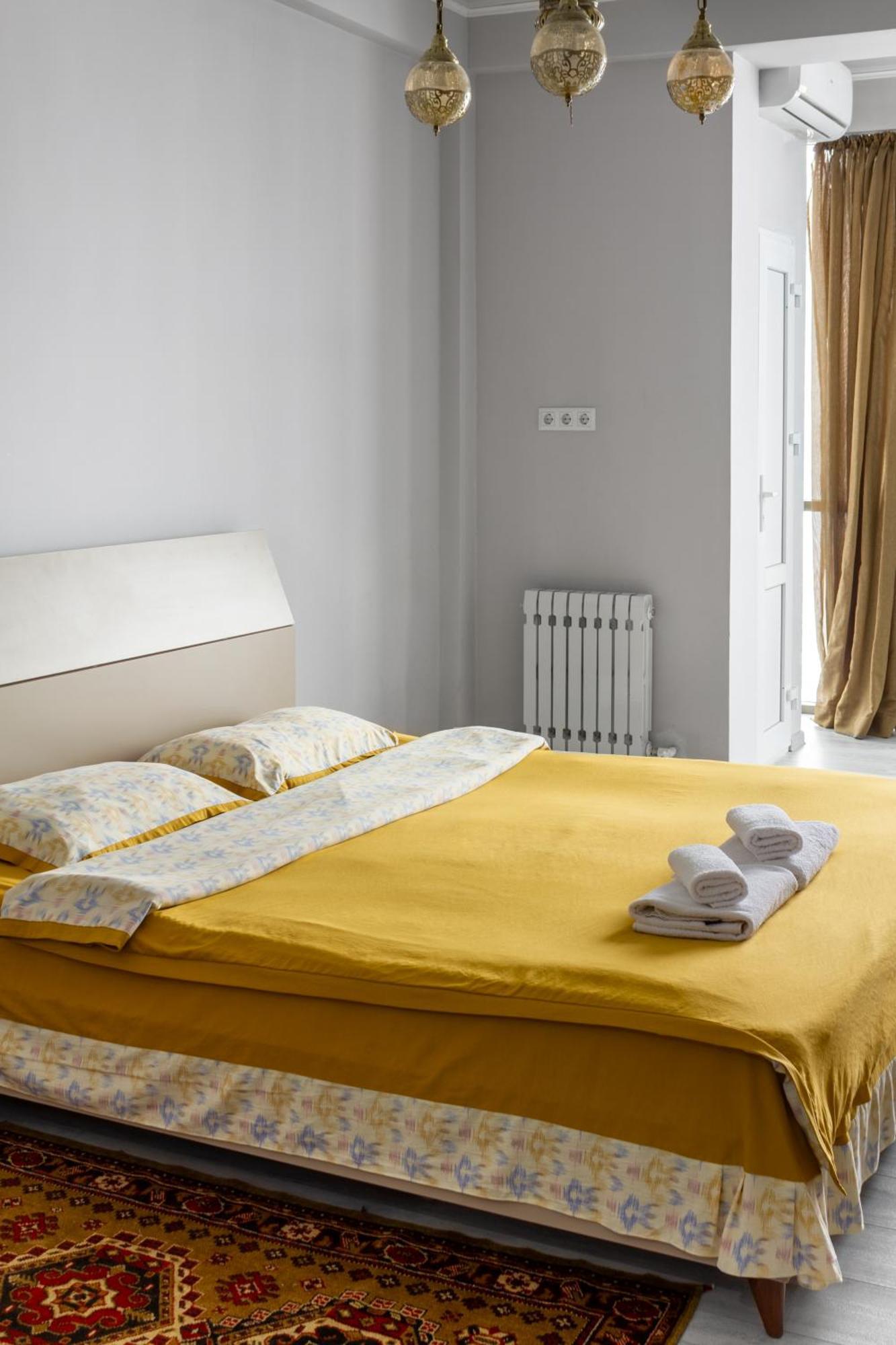 9Th And 6Th Floor Stylish Apartments With Mountainvista Bischkek Exterior foto