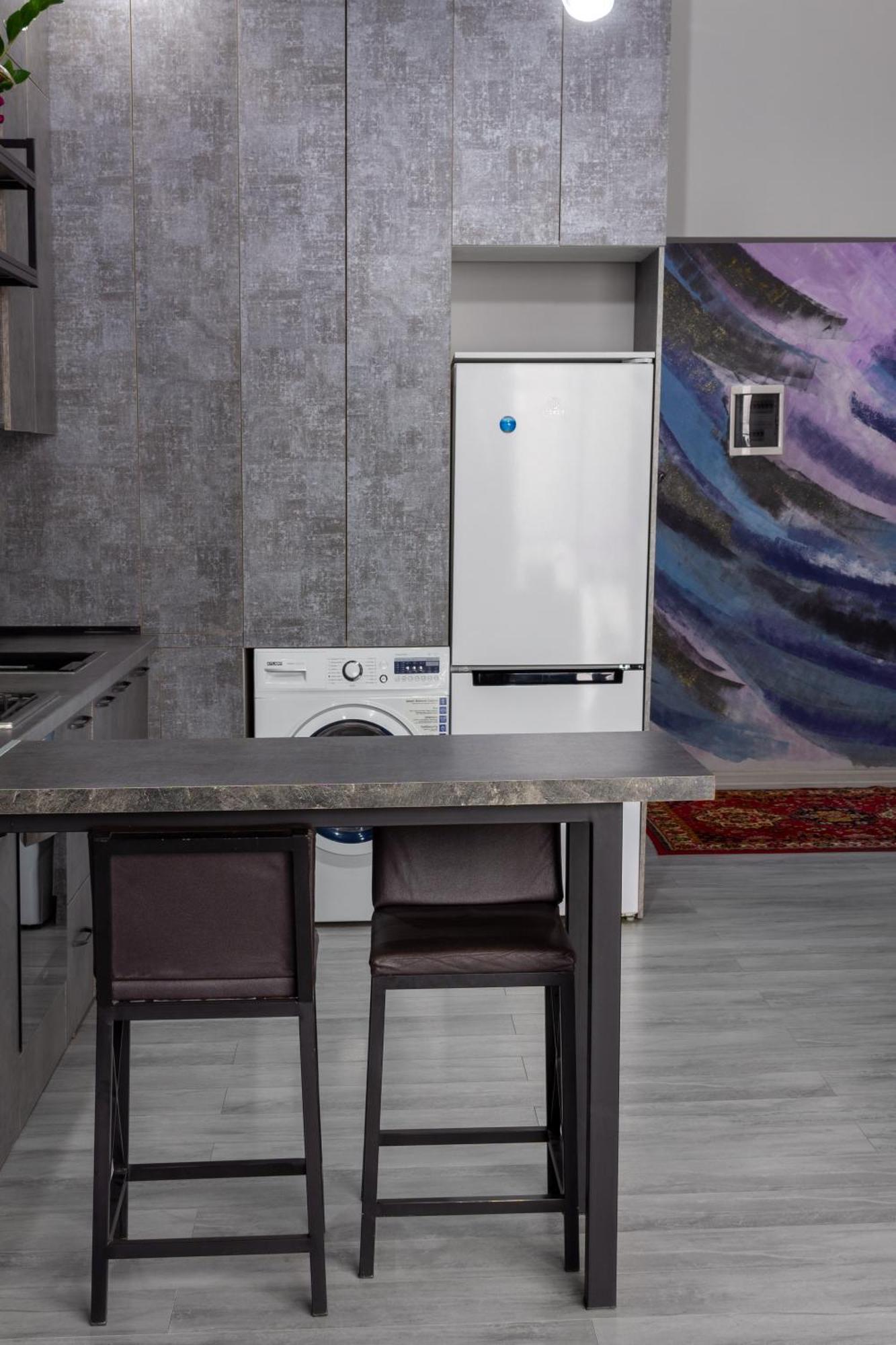 9Th And 6Th Floor Stylish Apartments With Mountainvista Bischkek Exterior foto
